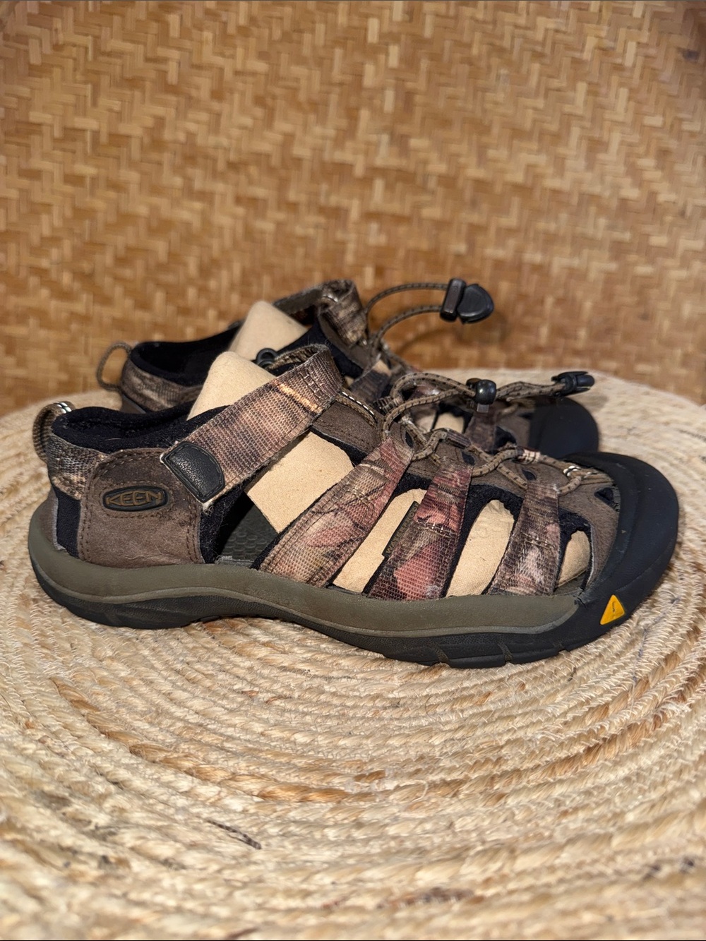 KEEN Newport H2 Camo Sport Sandals Hiking Water Shoes Women’s US 5 - Picture 2 of 9
